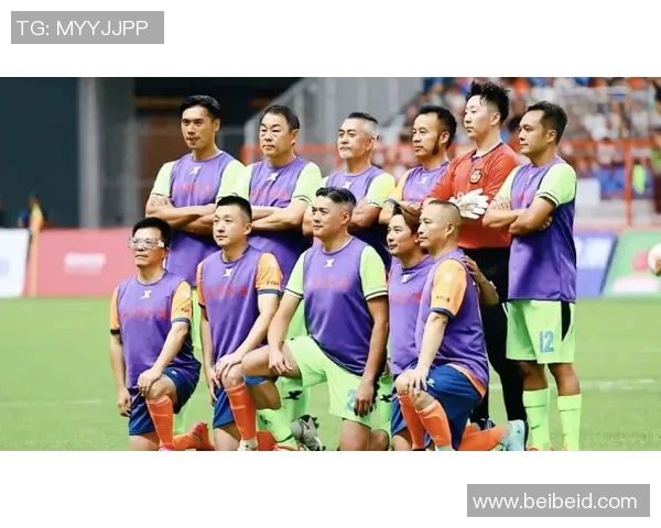 足球明星合照图片赏析展现球场魅力与友谊的完美瞬间