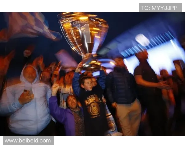 足球明星现场高清图片大汇集尽享球场魅力与激情瞬间 足球明星现场高清图片大汇集尽享球场魅力与激情瞬间