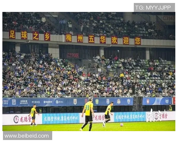 香港足球明星队员贵州热血集结展现足球魅力与团队精神 香港足球明星队员贵州热血集结展现足球魅力与团队精神