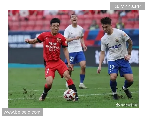 中国足球超级联赛新赛季展望球队实力对比与球员转会动态分析